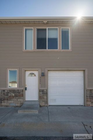 3521 E  Greenfield Dr, Ammon, ID 83406