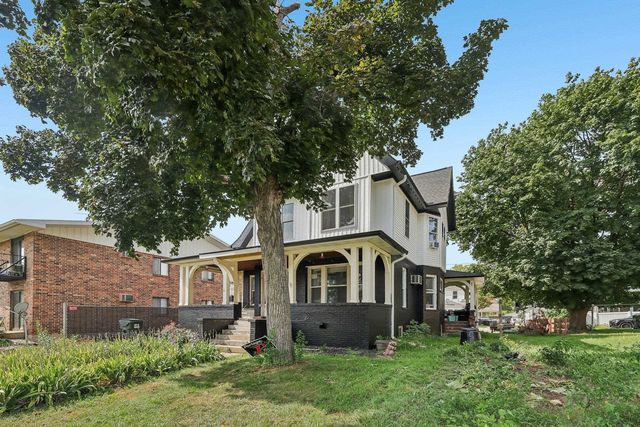525 E  Cook St, Portage, WI 53901