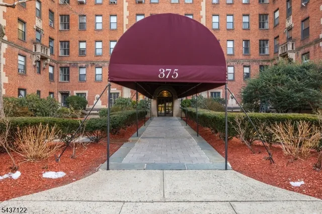 363-377 Mt Prospect Ave #2AW, Newark, NJ 07104