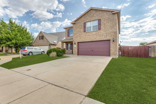 612 Lazy Crest Dr, Fort Worth, TX 76140