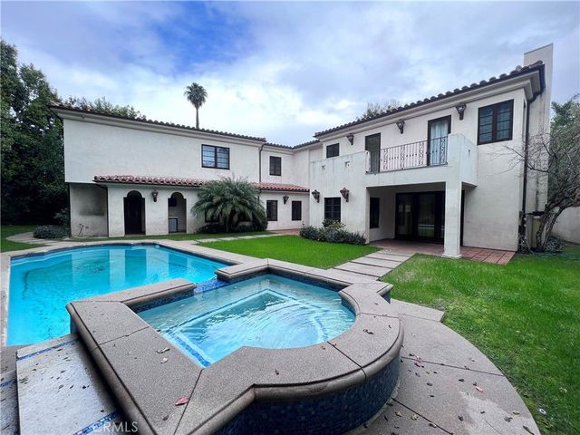 1805 Outpost Dr, Los Angeles, CA 90068