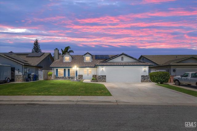 3404 Cathedral Rose Ave, Bakersfield, CA 93313