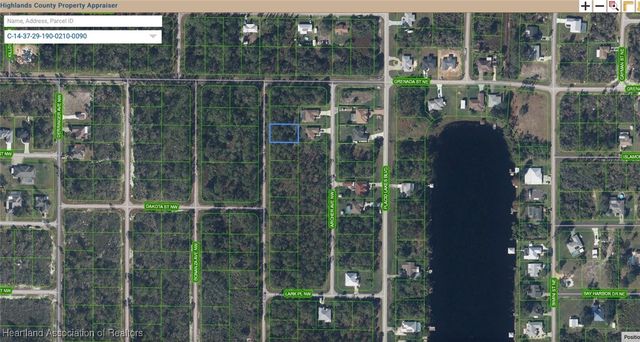 322 Aerostar Ave NW, Lake Placid, FL 33852