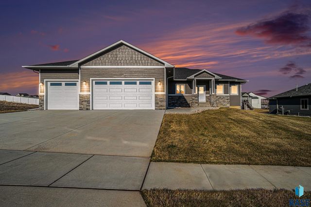 2509 S  Galena Ct, Court Sioux Falls, SD 57110