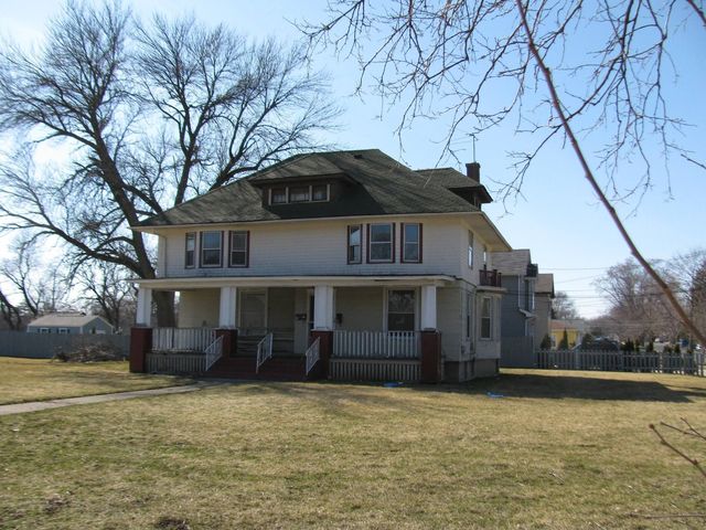 576 S  State St, Elgin, IL 60123