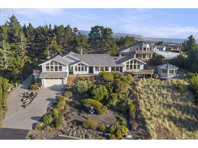 2734 NW Seafarer Ct, Waldport, OR 97394