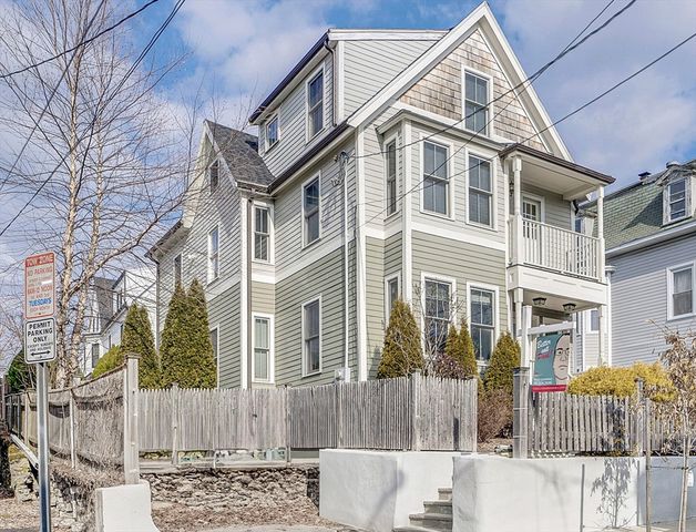 17 Moore St #2, Somerville, MA 02144