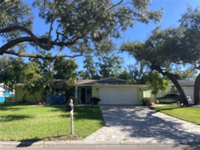 990 LEXINGTON DR, Dunedin, FL 34698