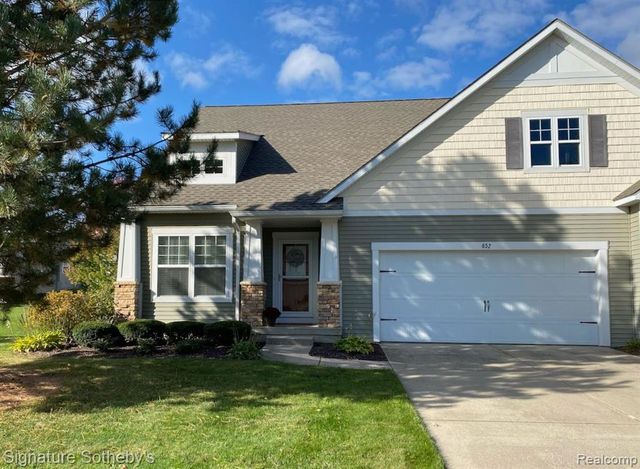 652 Braeside Dr SE, Byron Center, MI 49315