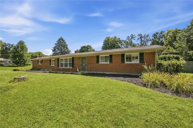 2450 Rawnsdale Rd, Dayton, OH 45440