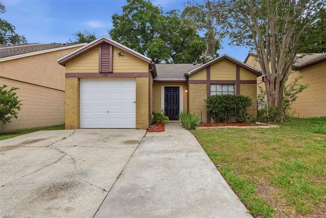 1183 Pin Oak Dr, Apopka, FL 32703