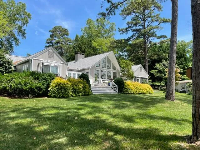 459 Hillcrest Heights Dr, Moneta, VA 24121