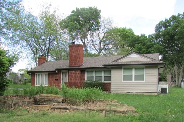 5821 Lowell St, Overland Park, KS 66202