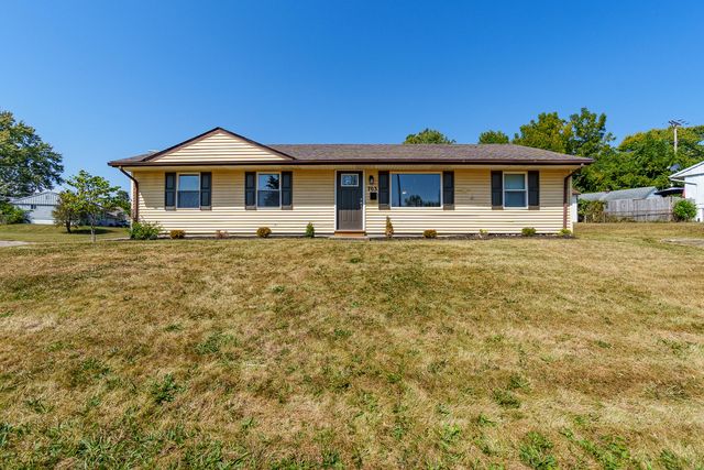 703 Cliffside Dr, New Carlisle, OH 45344