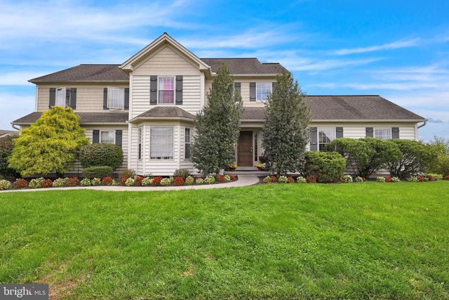 2455 Admire Springs Dr, Dover, PA 17315