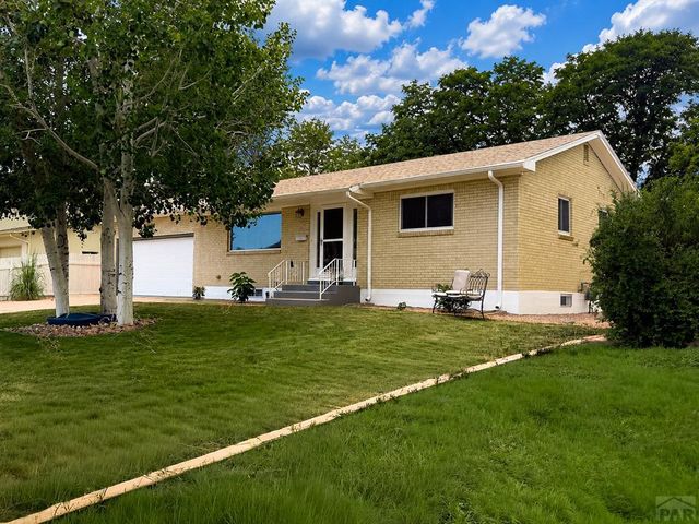 29 Fordham Cir, Pueblo, CO 81005