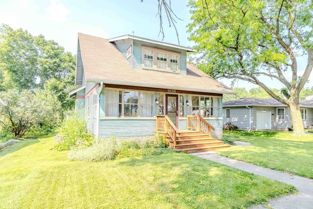 608 20th St, Spirit Lake, IA 51360