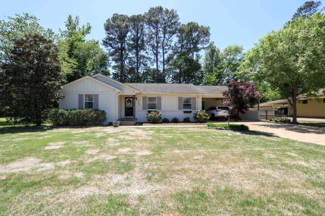1703 Rogers Dr, Tupelo, MS 38804