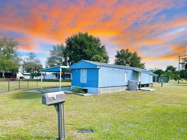 1544 Riverview Drive, Moore Haven, FL 33471