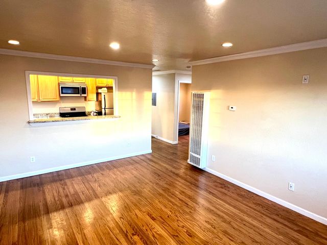 10730 Pearmain St, Oakland, CA 94603