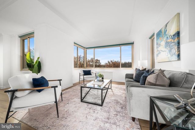 4000 Tunlaw Rd NW #811, Washington, DC 20007
