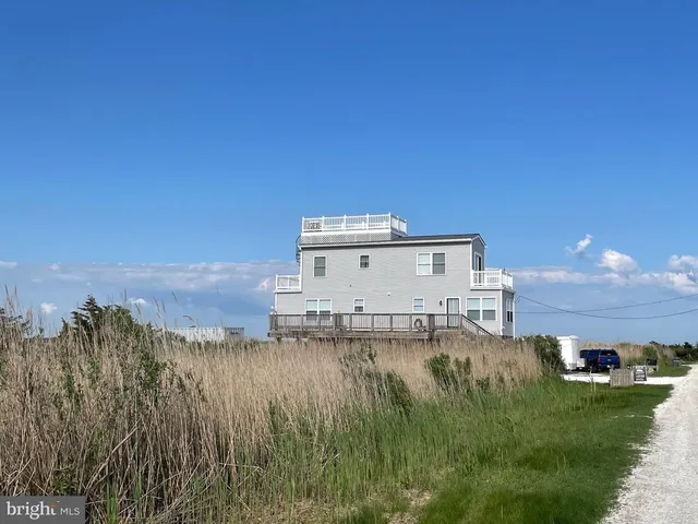 68 Bay Ave, Heislerville, NJ 08324