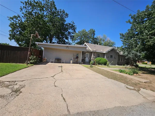 401 N  Broadway, Hobart, OK 73651