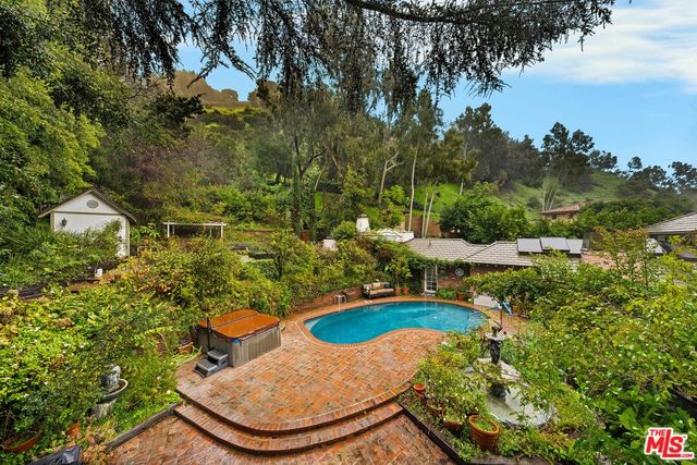 1326 Benedict Canyon Dr, Beverly Hills, CA 90210