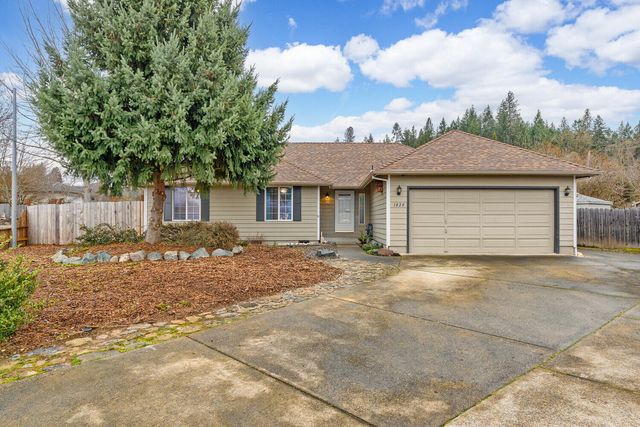 1820 W  Harbeck Rd, Grants Pass, OR 97527