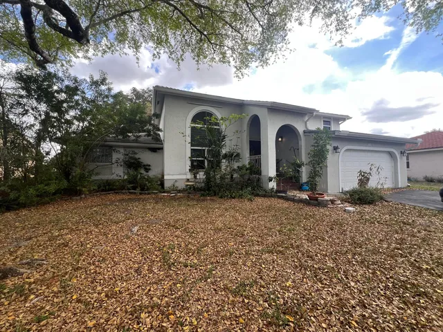 15010 E Falcons Lea Dr, Davie, FL 33331