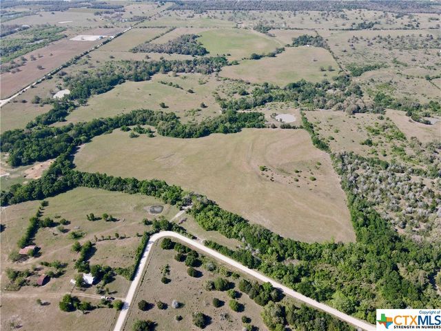 2104 County Road 402, Flatonia, TX 78941