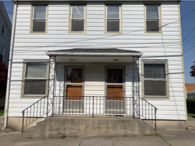 11 S  Cherry St, Myerstown, PA 17067