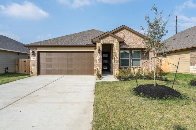 12818 N  Winding Pines Dr, Tomball, TX 77375