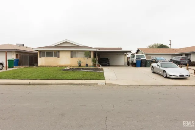 4501 Knoll Dr, Bakersfield, CA 93308