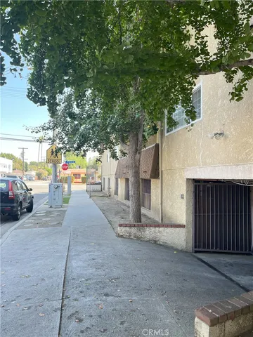 6255 Woodman Ave #203, Van Nuys, CA 91401