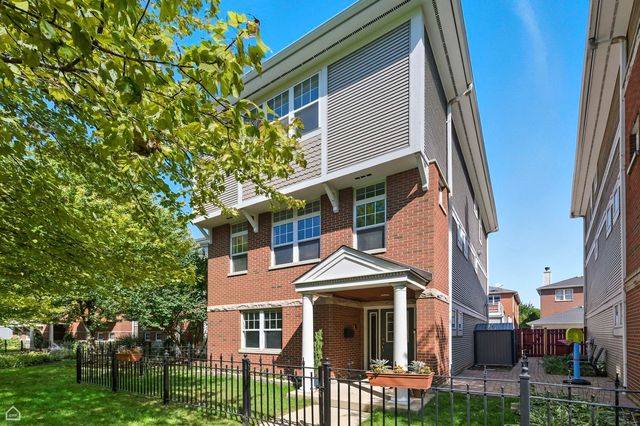 4922 S Cornell AVE, Chicago, IL 60615