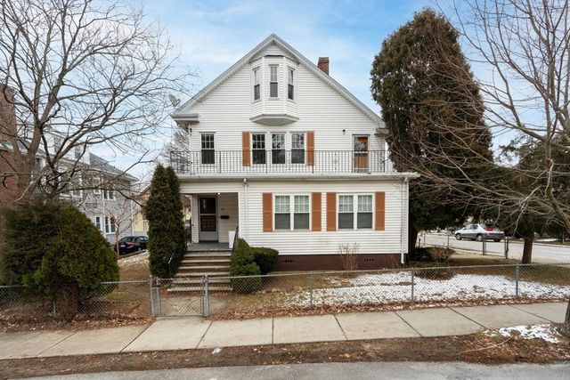 64 Commonwealth Rd, Watertown, MA 02472
