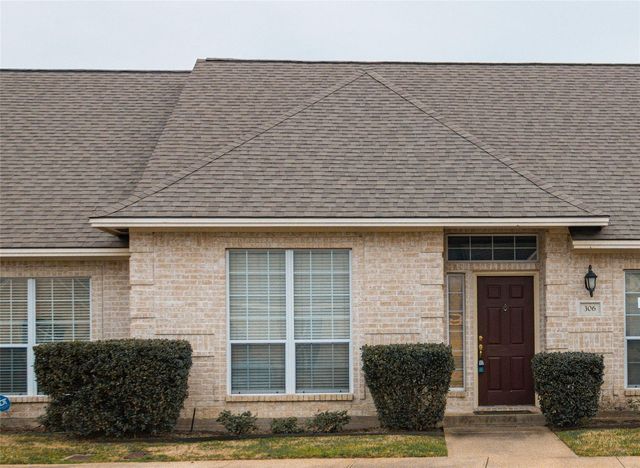 306 Fraternity Row, College Station, TX 77845