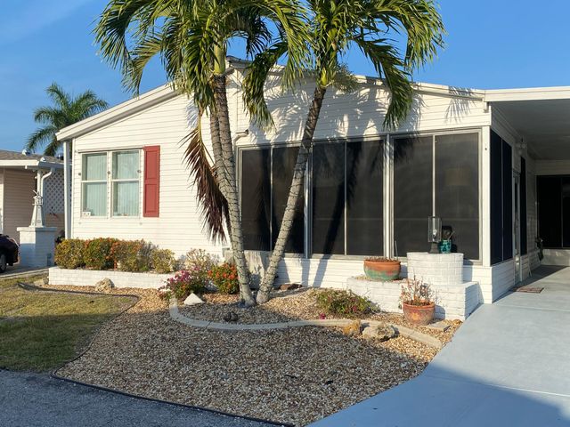 65 Rio Ct, Fort Myers, FL 33912