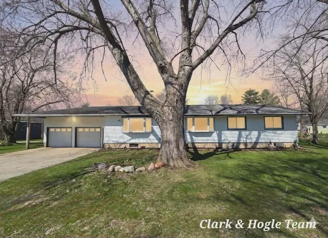 645 Lyons St, Lyons, MI 48851