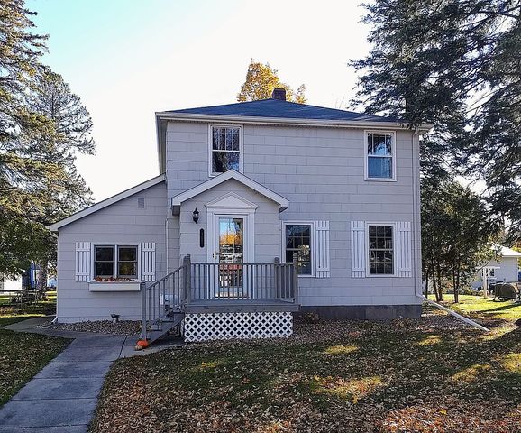 307 S  8th St, Olivia, MN 56277