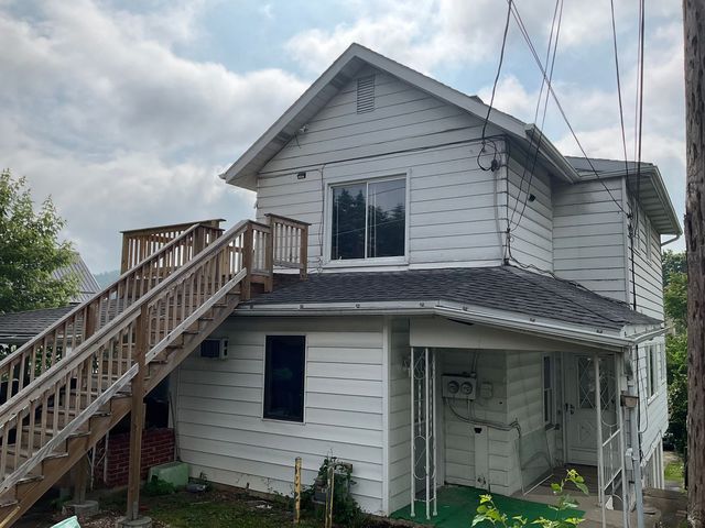 670 Park St #2, California, PA 15419