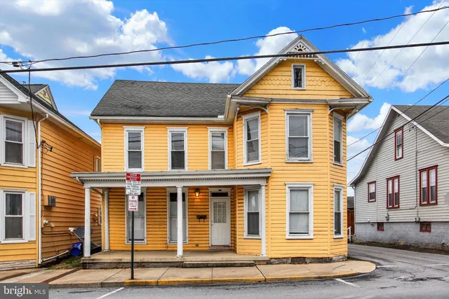 15 E  Orange St, Shippensburg, PA 17257