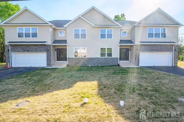 10A Delar Pkwy #A, Franklin Park, NJ 08823