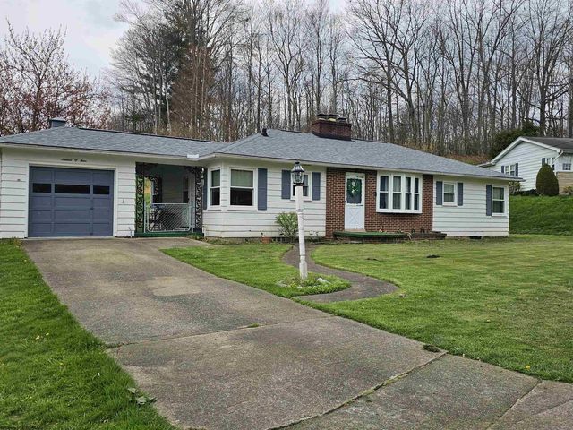 1604 Otlahurst Dr, Fairmont, WV 26554