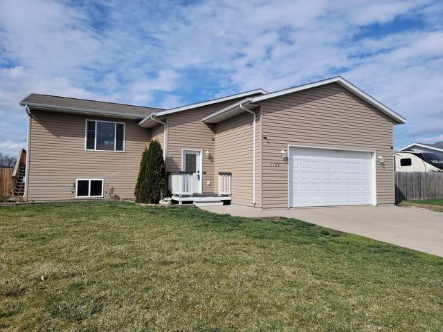 1108 15th Ave SW, Aberdeen, SD 57401