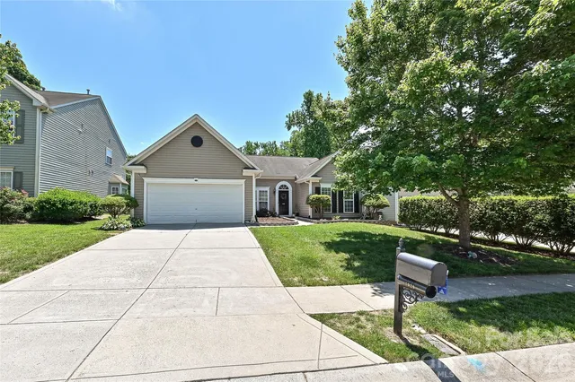1029 Canopy Dr, Indian Trail, NC 28079