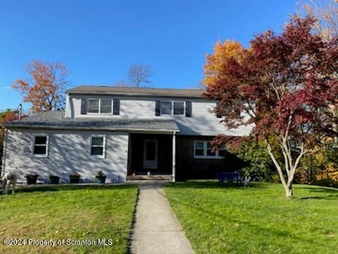 302 Wilcrest Rd, Moscow, PA 18444