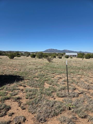 32 Woodline Dr, Edgewood, NM 87015