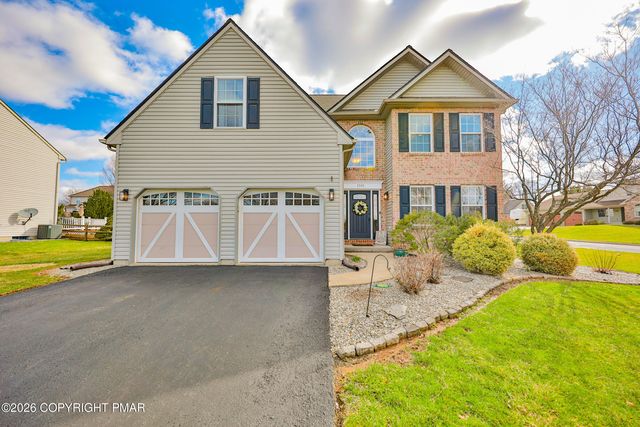 1551 Thornwood Vw N, Easton, PA 18040